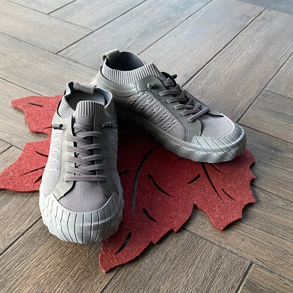 Stylish Gray Unisex Shoes